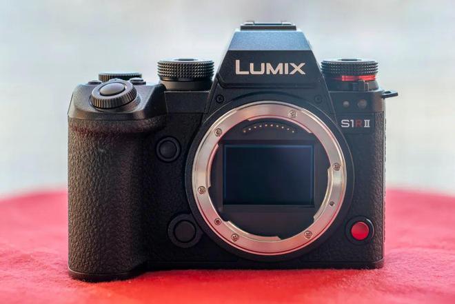 RM2：一台集高画质、高性能的全能型相机z6尊龙网站评测 松下LUMIX S1(图2)